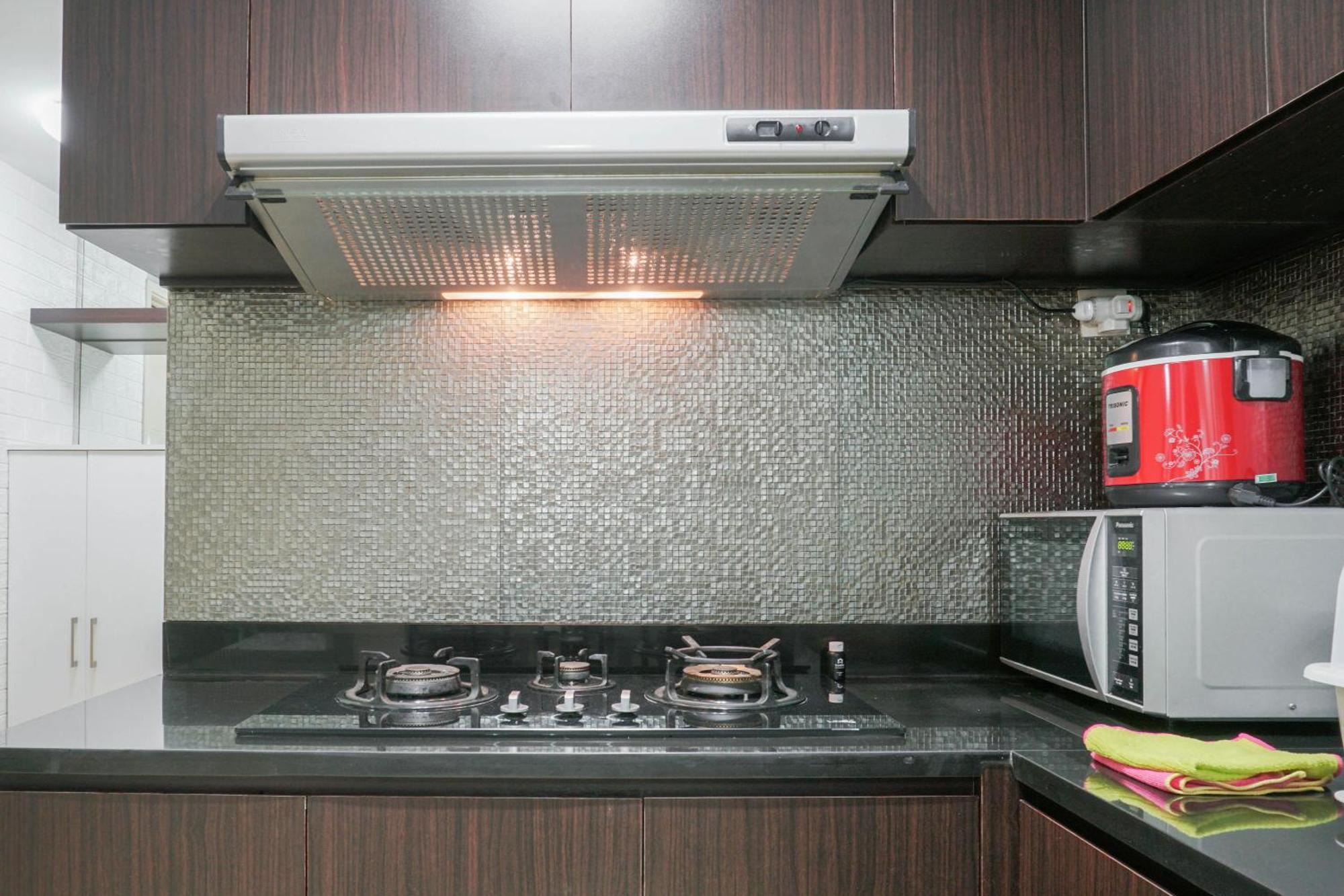 Location 2br At The Wave Kuningan By Travelio Apartemen *